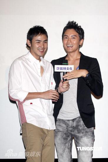 二人兄弟情深新浪娱乐讯 9月23日消息,郑元畅在中秋节的发行新书《自