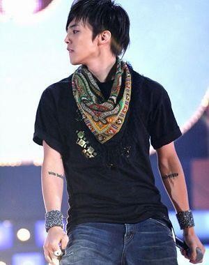 明星权志龙全身刺青 - 798纹身网