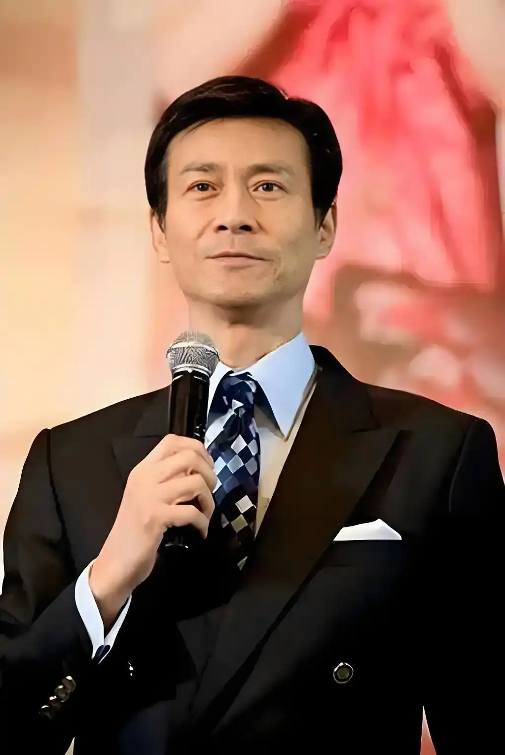 郑少秋:银幕上下的风华传奇