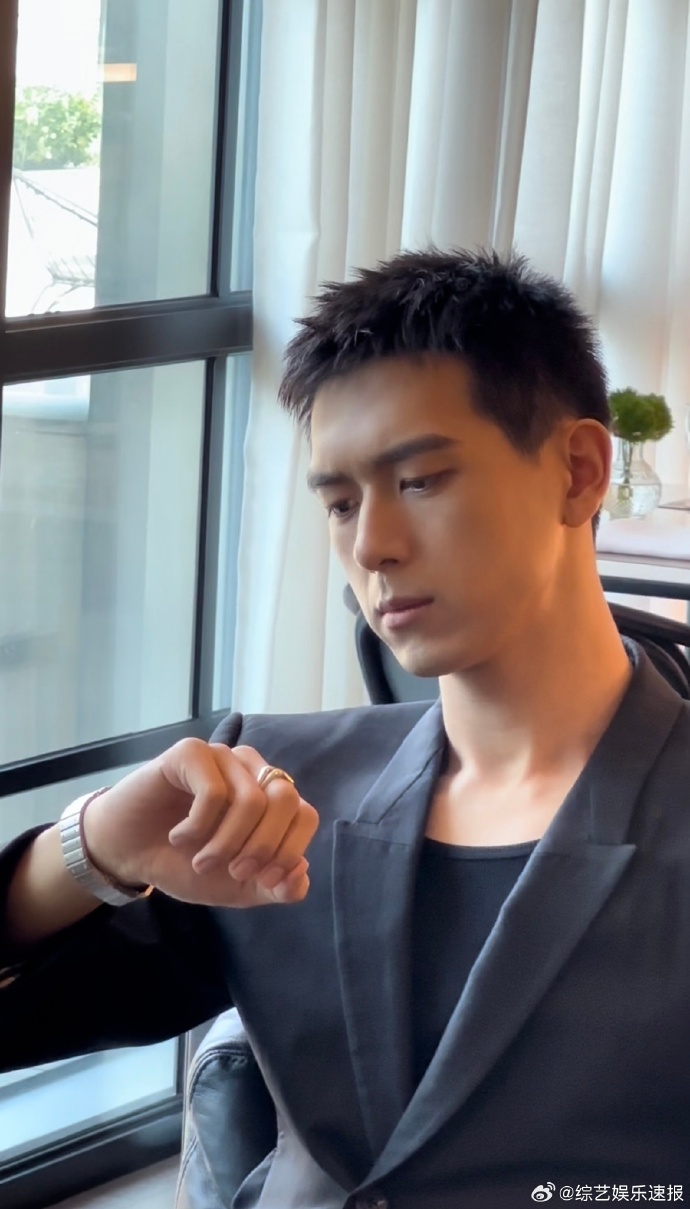 #李现体制内短发##李现清爽栗子头#