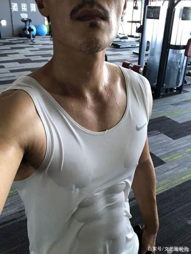 杜淳晒健身照,衣服完全湿透腹肌依稀可见,胡子拉碴亮点十足!