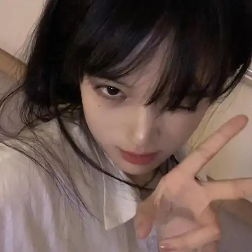 气质高冷的漂亮女生头像