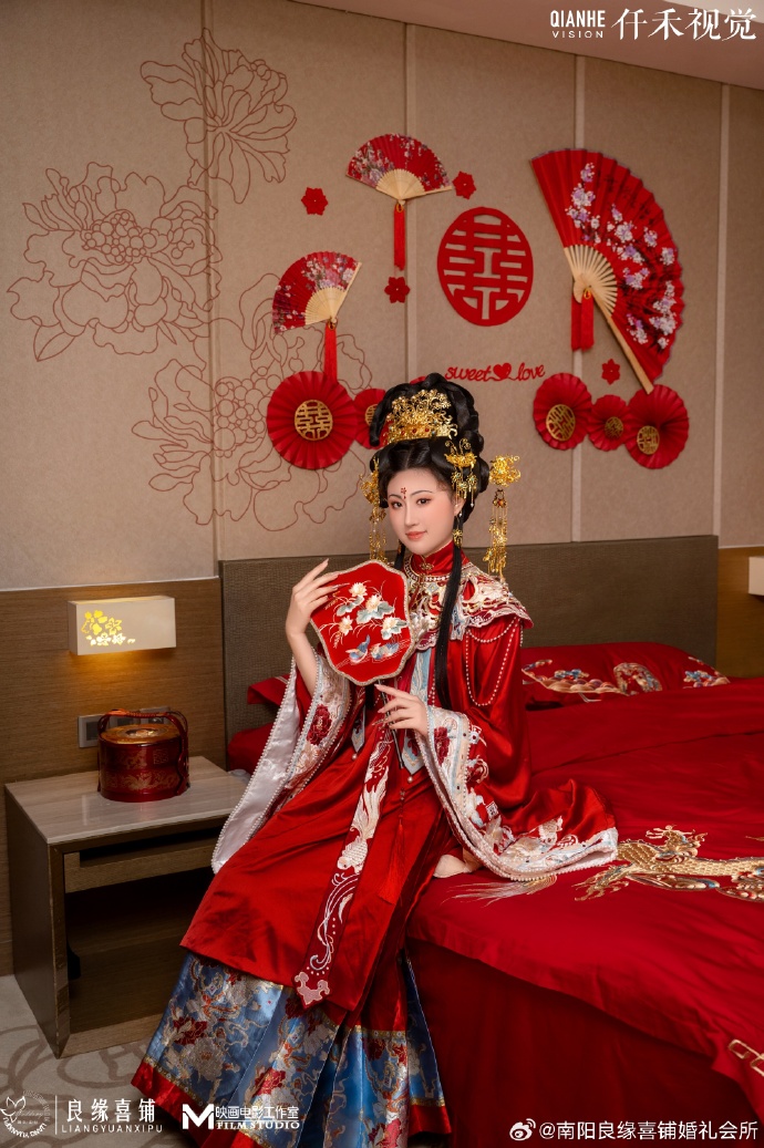 南阳婚礼超话一城和美,十里红妆凤冠霞帔,华服朝盖,明媒正娶,洞房花烛