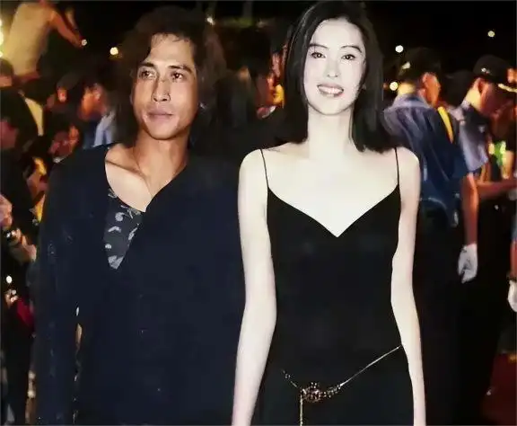 王祖贤正是因为方美芳的出现,才彻底认清了齐秦的真面目,因此决定与他