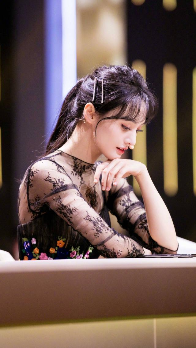 演员郑爽,小仙女一直是仙气飘飘,来欣赏一下美美哒照片