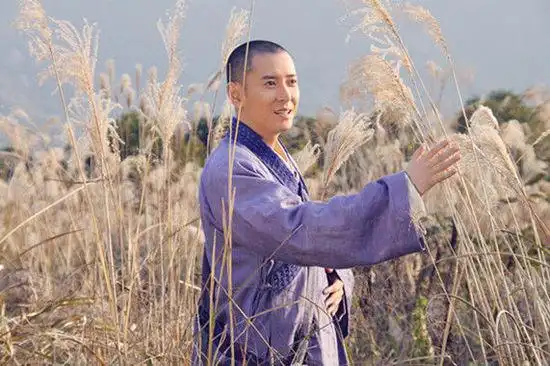 新版《天龙八部》热拍 韩栋版虚竹木讷可爱