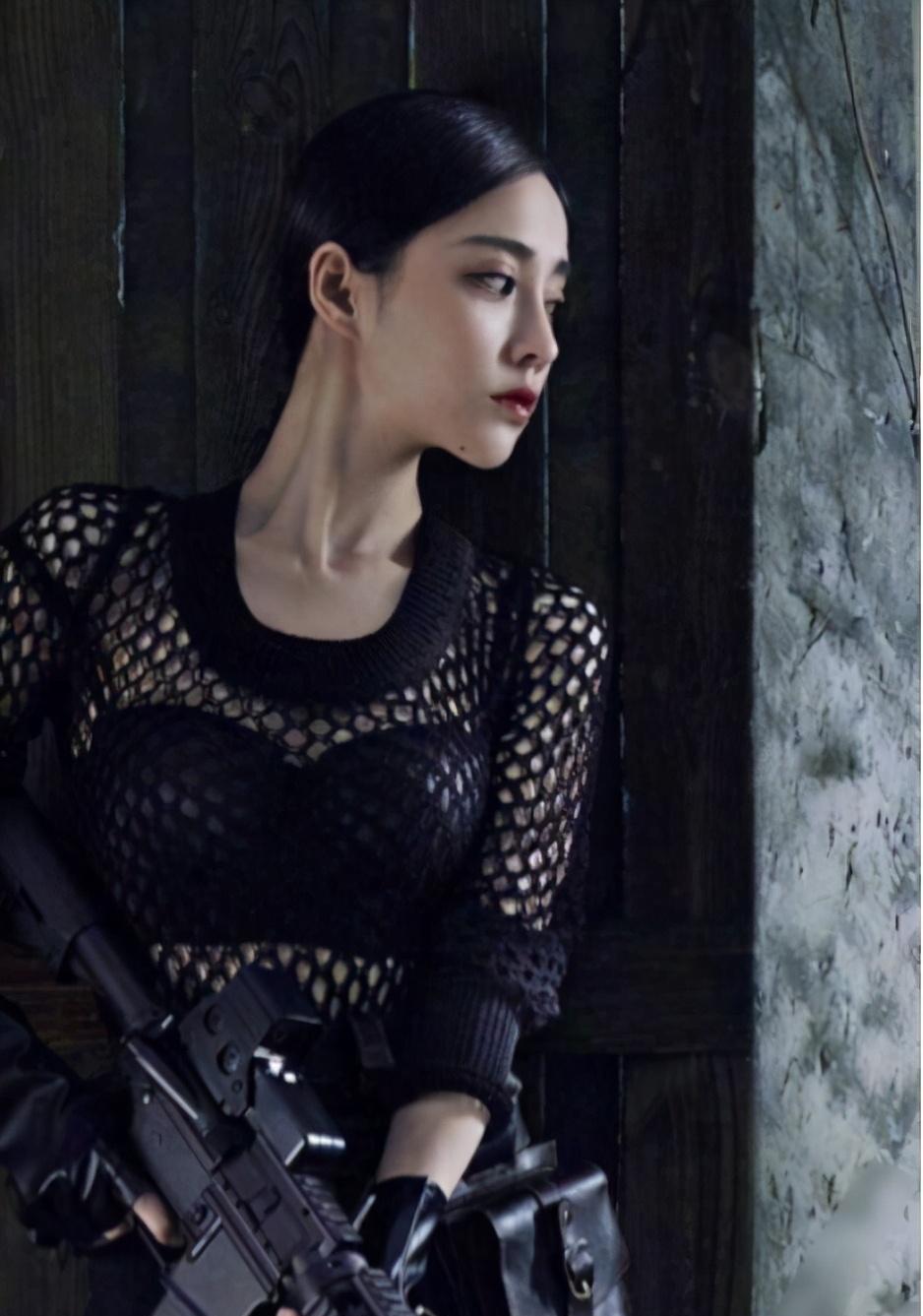 谁说只有时尚女星才能登《男人装》?