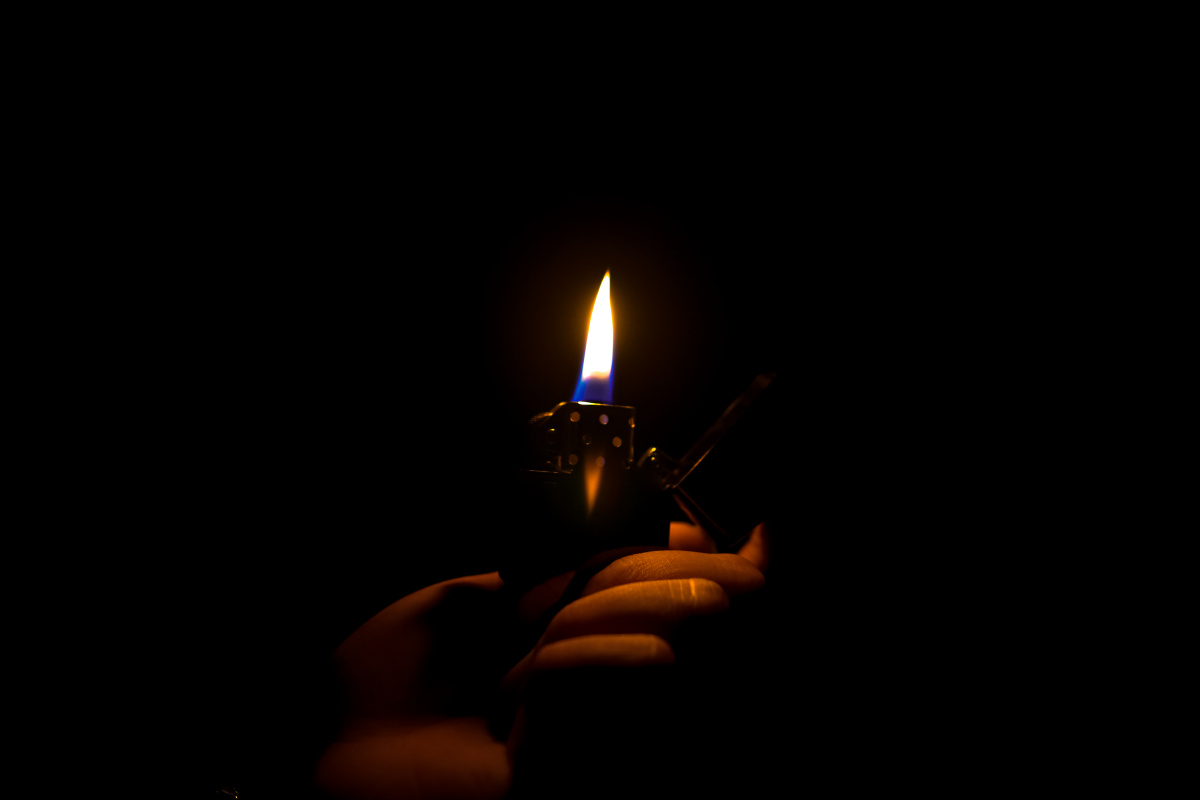 我要上开屏七日摄影打卡计划#芜湖烛光黑暗#打火机火光还没有人打赏