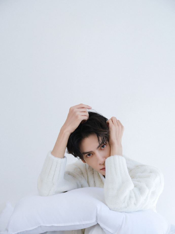 罗云熙1227出道十三周年快乐##罗云熙出道十三周年纯白写真