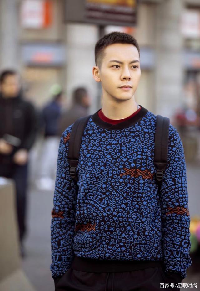 平头造型最能考验颜值了你觉得剪了平头的胡歌陈伟霆谁更帅呢