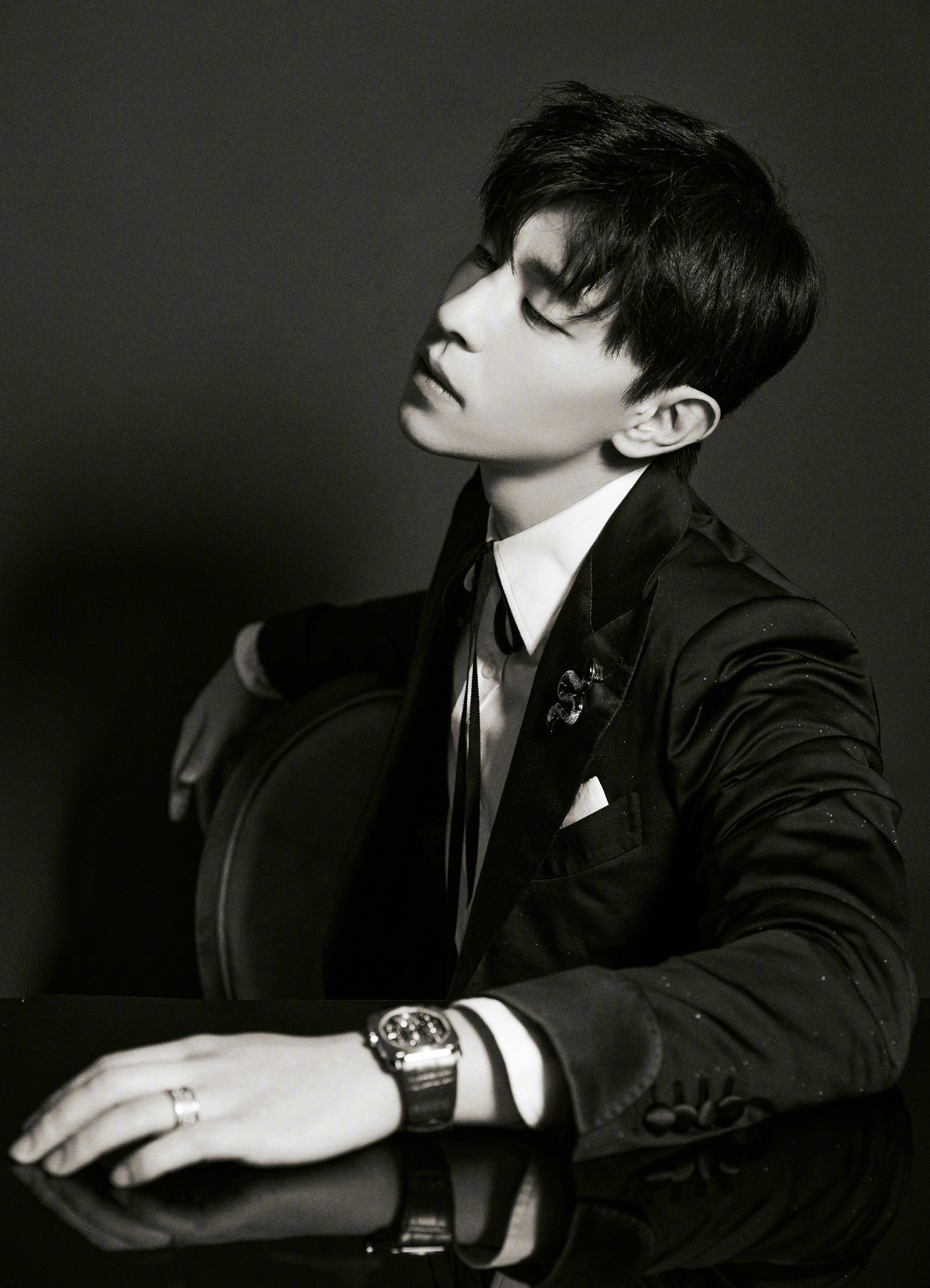 邓伦西装也太帅了吧西装革履气质非凡呐请把西装焊在身上吧