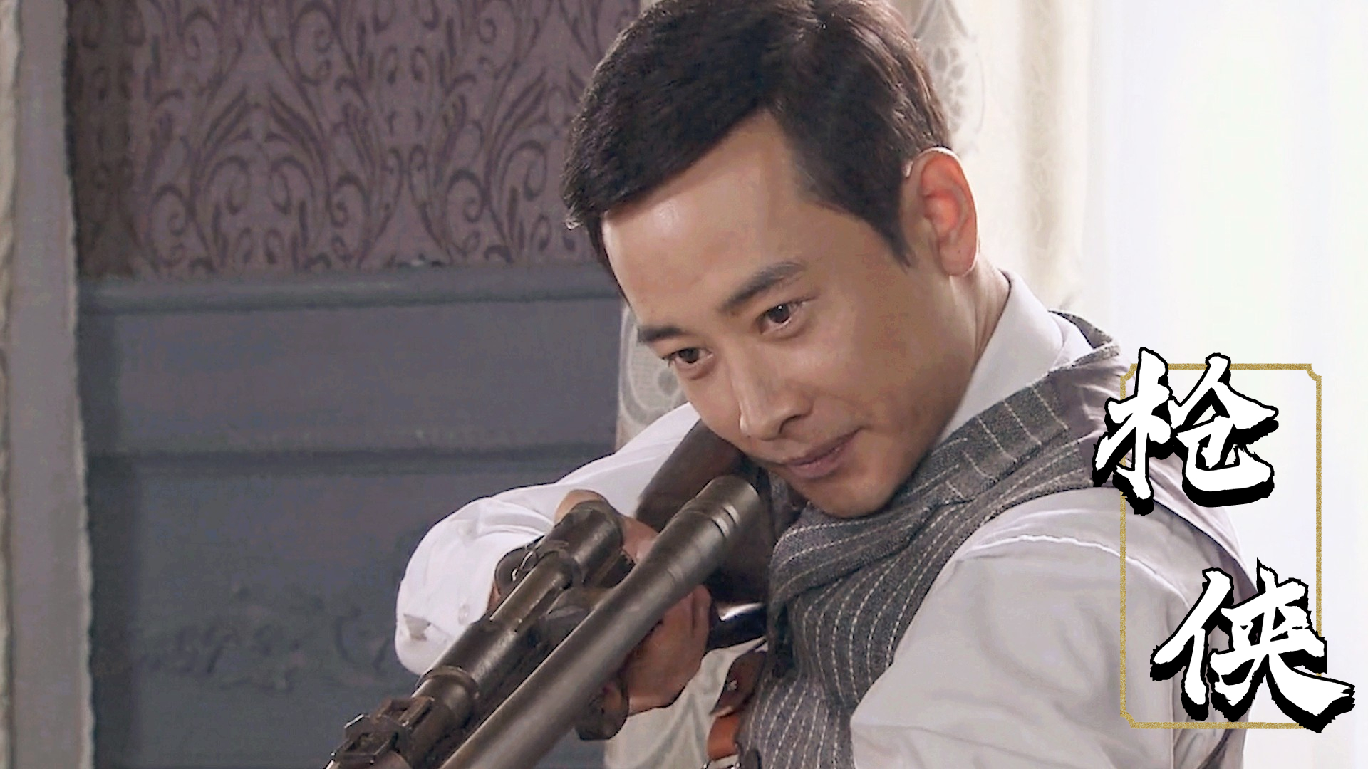 帅哥讲述狙击枪的优点,美女听得一脸懵,真是长见识了