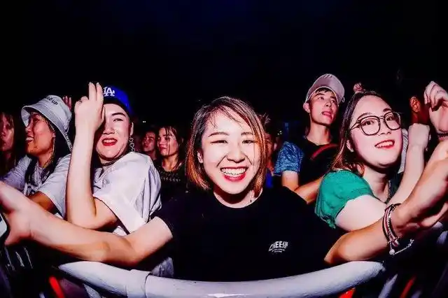 纪实一周7次85700后姑娘烂肠离世过度放纵的代价承受不起