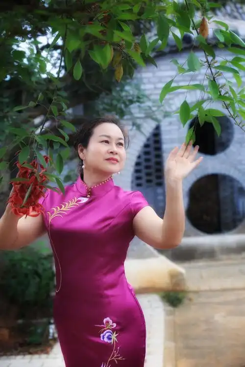 海南馨梅华服旗袍"三八"优雅丽人行 - 美篇