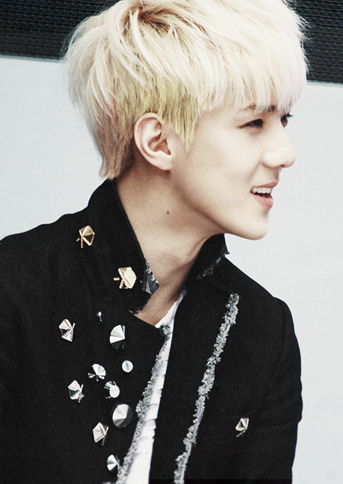 笑起来真好看~~ exo 吴世勋