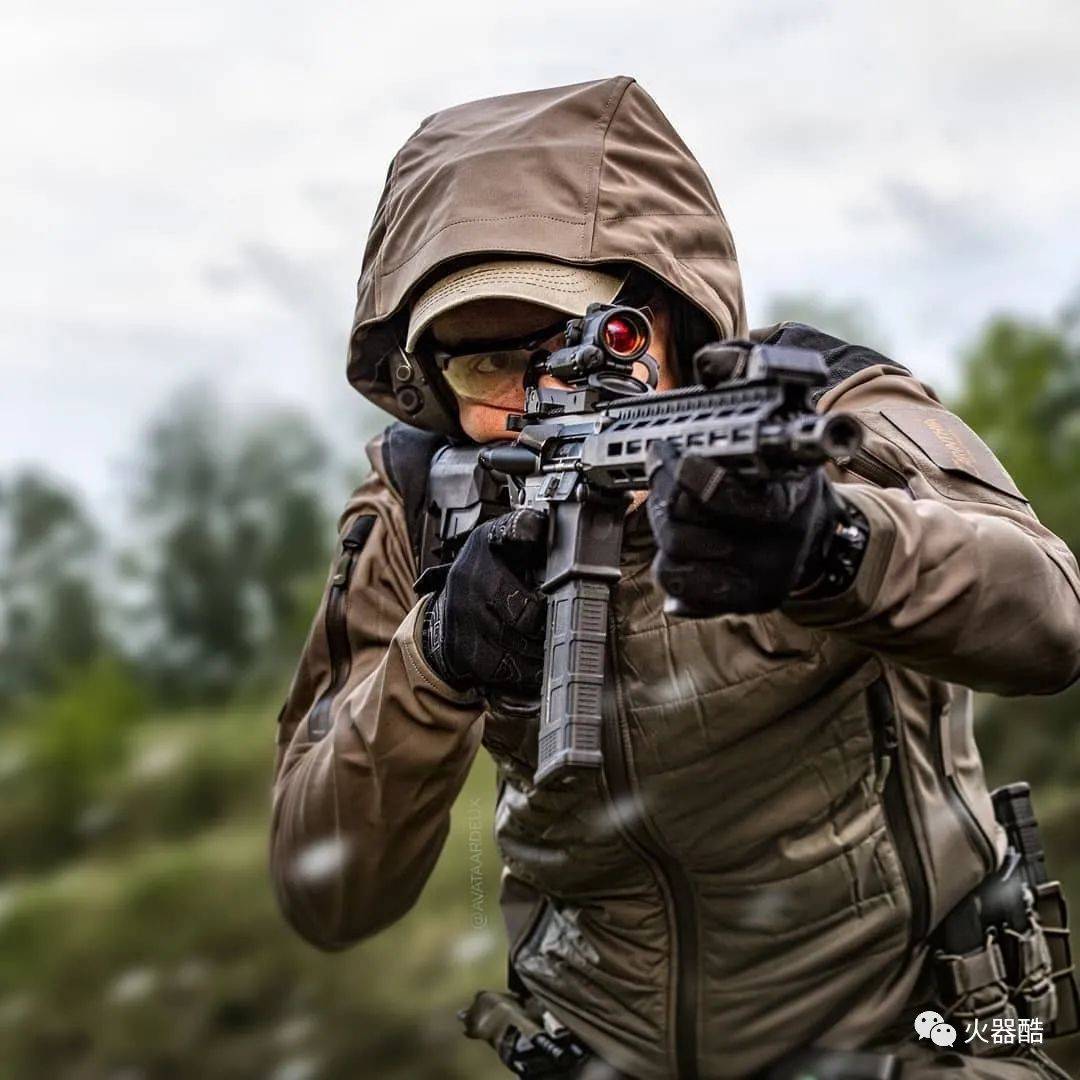 carinthia美图苦寒之地要玩打枪真的要有身好装备