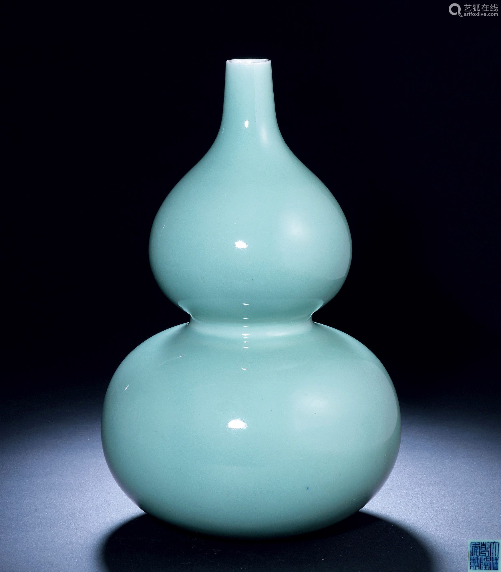 清乾隆冬青釉葫芦瓶