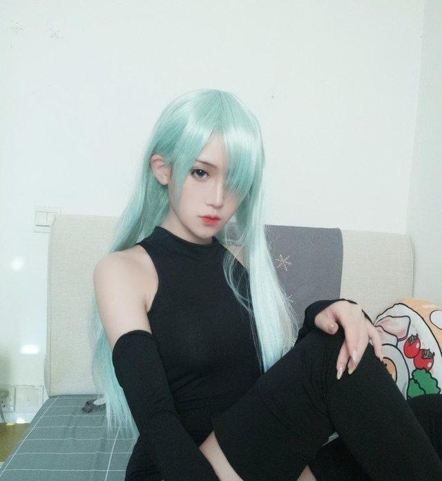 七大罪伊丽莎白上演极致cos,腐团儿最亮眼?职业coser教授真理
