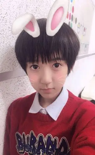 小时候的贺峻霖真可爱