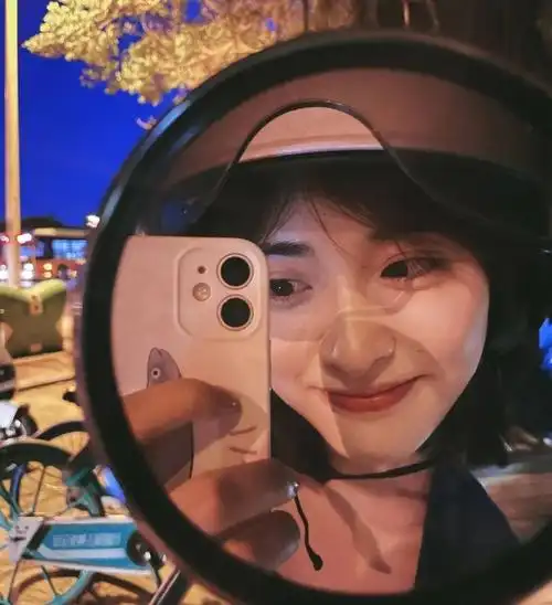 头像| 女生:成为可以照亮这个世界的大人吧