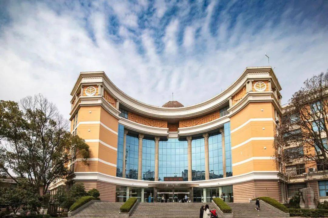 湖南涉外经济学院关于新冠肺炎疫情防控工作的紧急通知