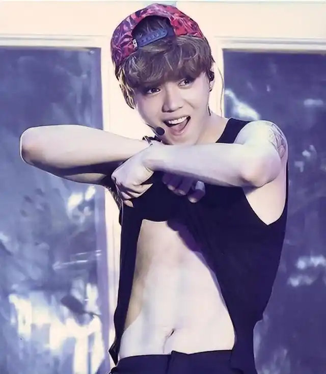 男星逐渐娘化生殖崇拜盛行内娱畸形乱象该治治了