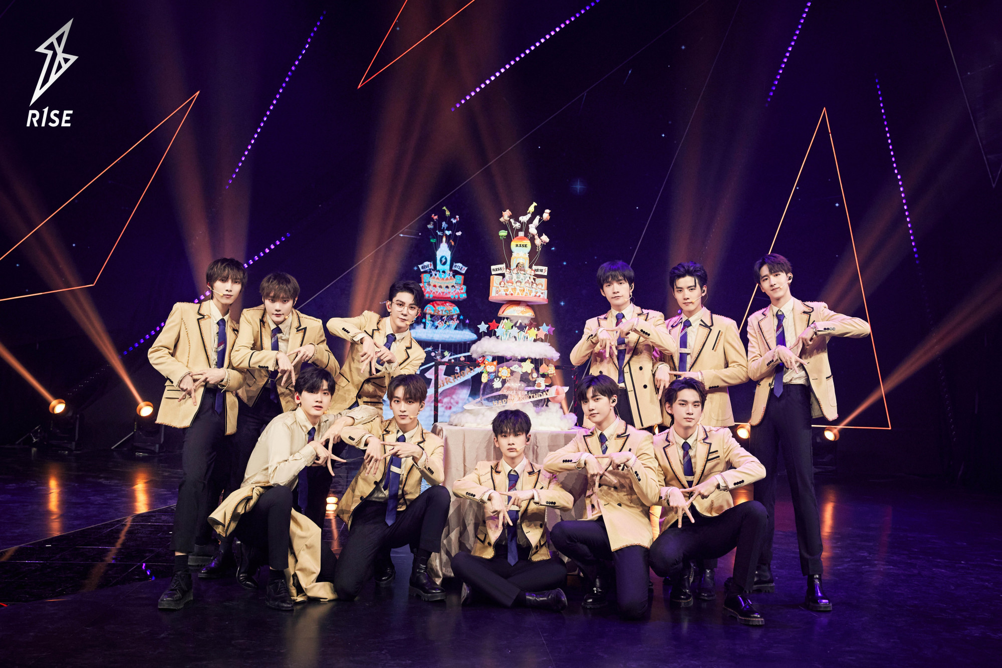 r1se的解散团综名字是《我们破晓之前》,团综的名字和r1se的含义有