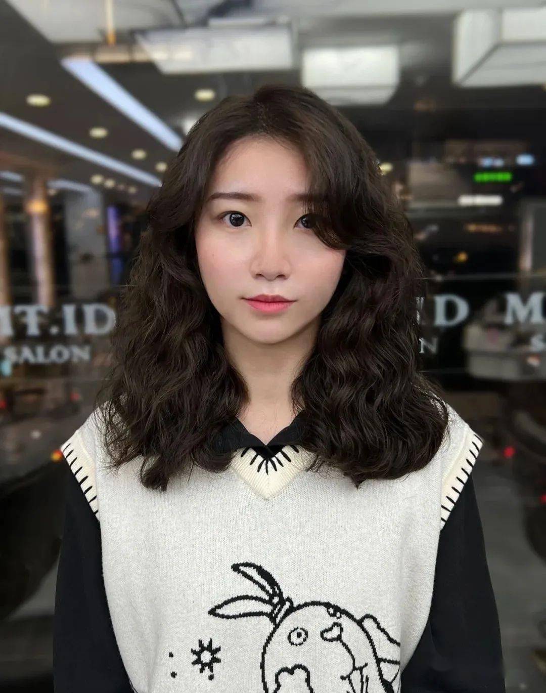 秋天超火爆款烫发"锁骨烫"_发型_中国_形象