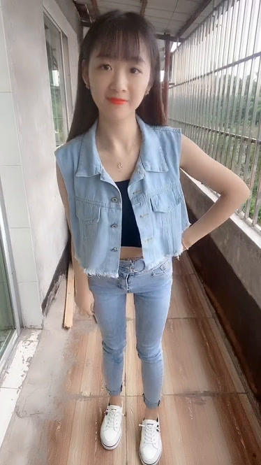 女朋友嘛找一米五的就好了矮矮的又可爱随时公主抱不听话直接扛走就好