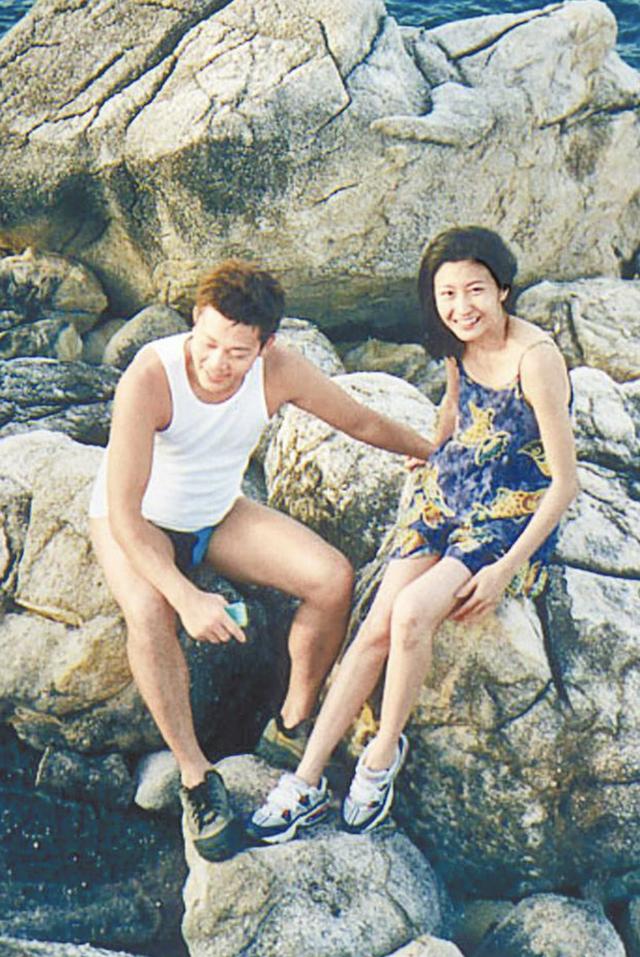 53岁梅小惠罕见大方祝福患病前任曾伟权,13年恋情遭男方背叛收场