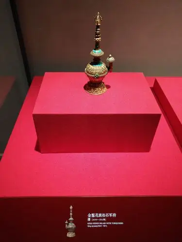 在故宫珍宝馆观览