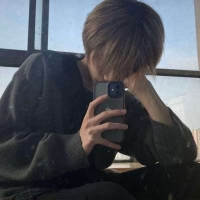 帅哥头像高清冷酷真人图片