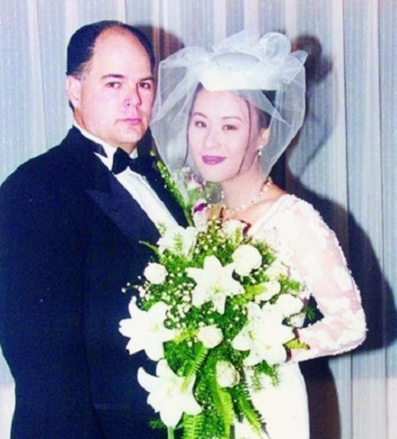 回顾朱曼芳大女儿是演员小女儿是画家对偏瘫丈夫不离不弃