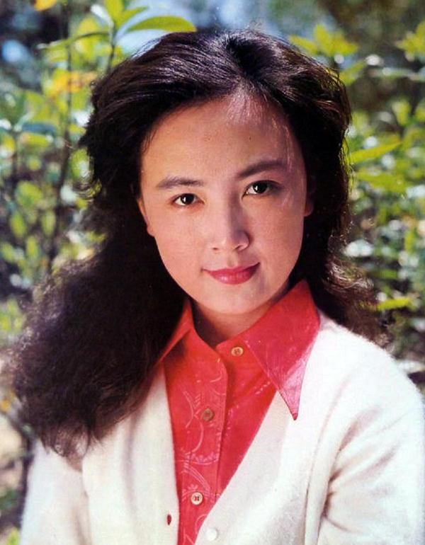 任冶湘:80年代清纯女神,曾红极一时,28岁巅峰时,因病隐退