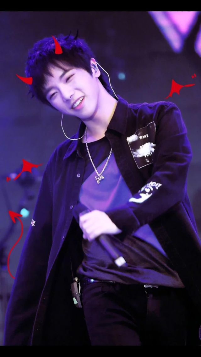 华晨宇笑起来太干净了