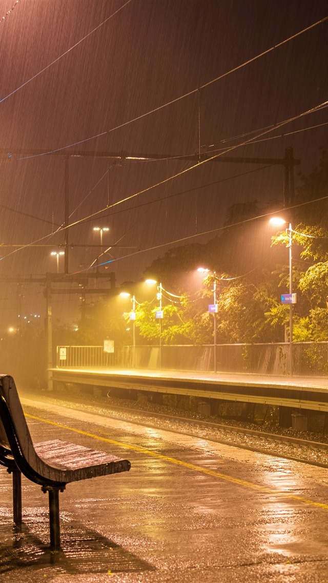 澳大利亚,墨尔本,铁路,灯光,平台,下雨,夜晚 iphone 壁纸