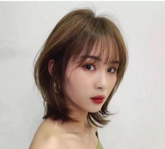 女生齐肩自然碎发发型图片大全