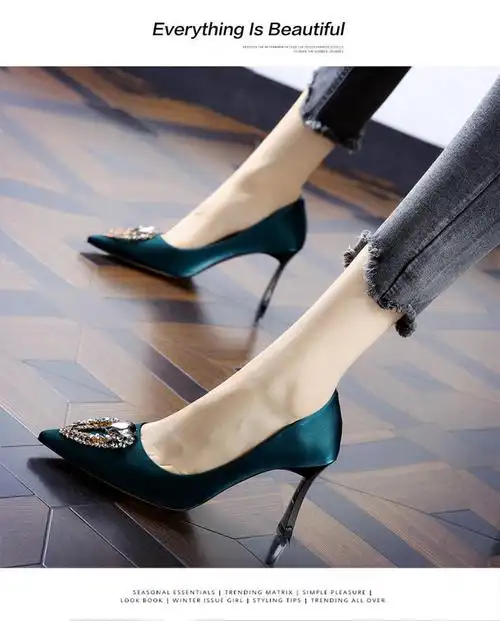 高跟鞋女秋冬2020新款韩版网红水钻时尚百搭红色婚鞋细跟性感单鞋