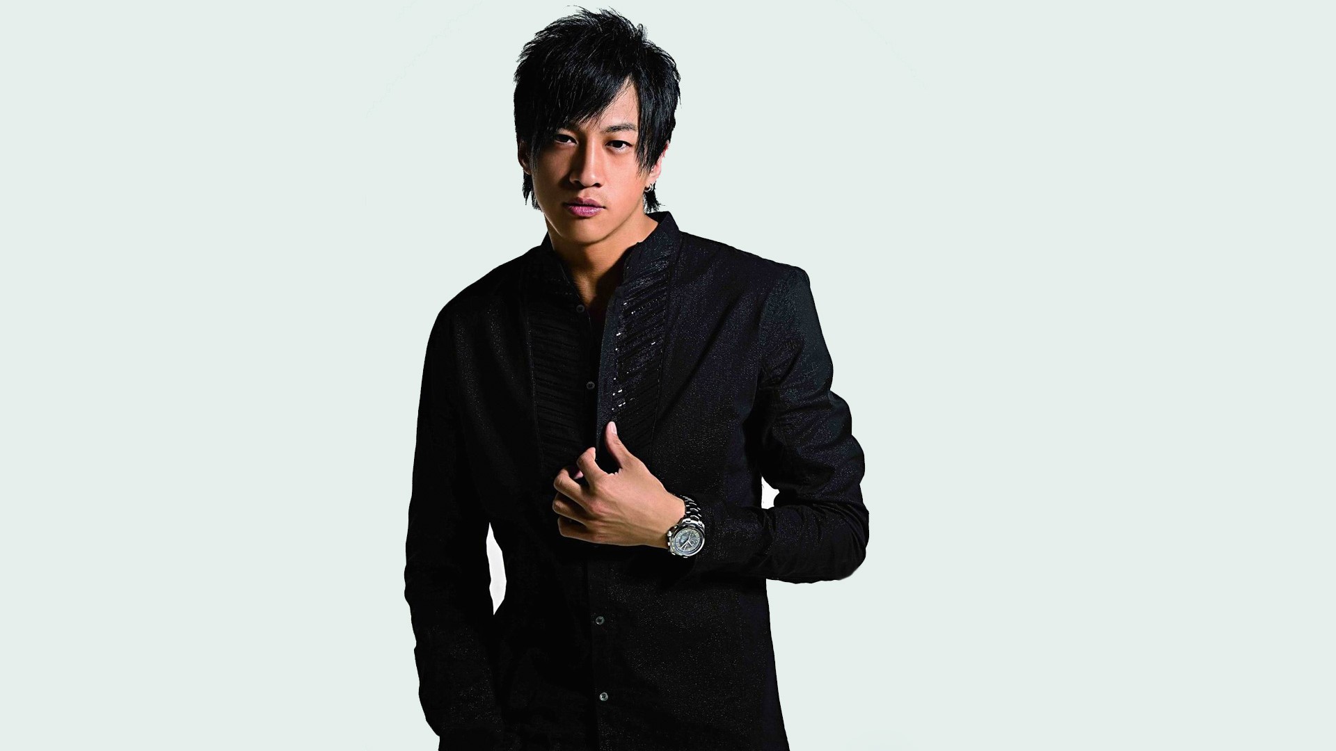 帅气明星何润东写真桌面壁纸