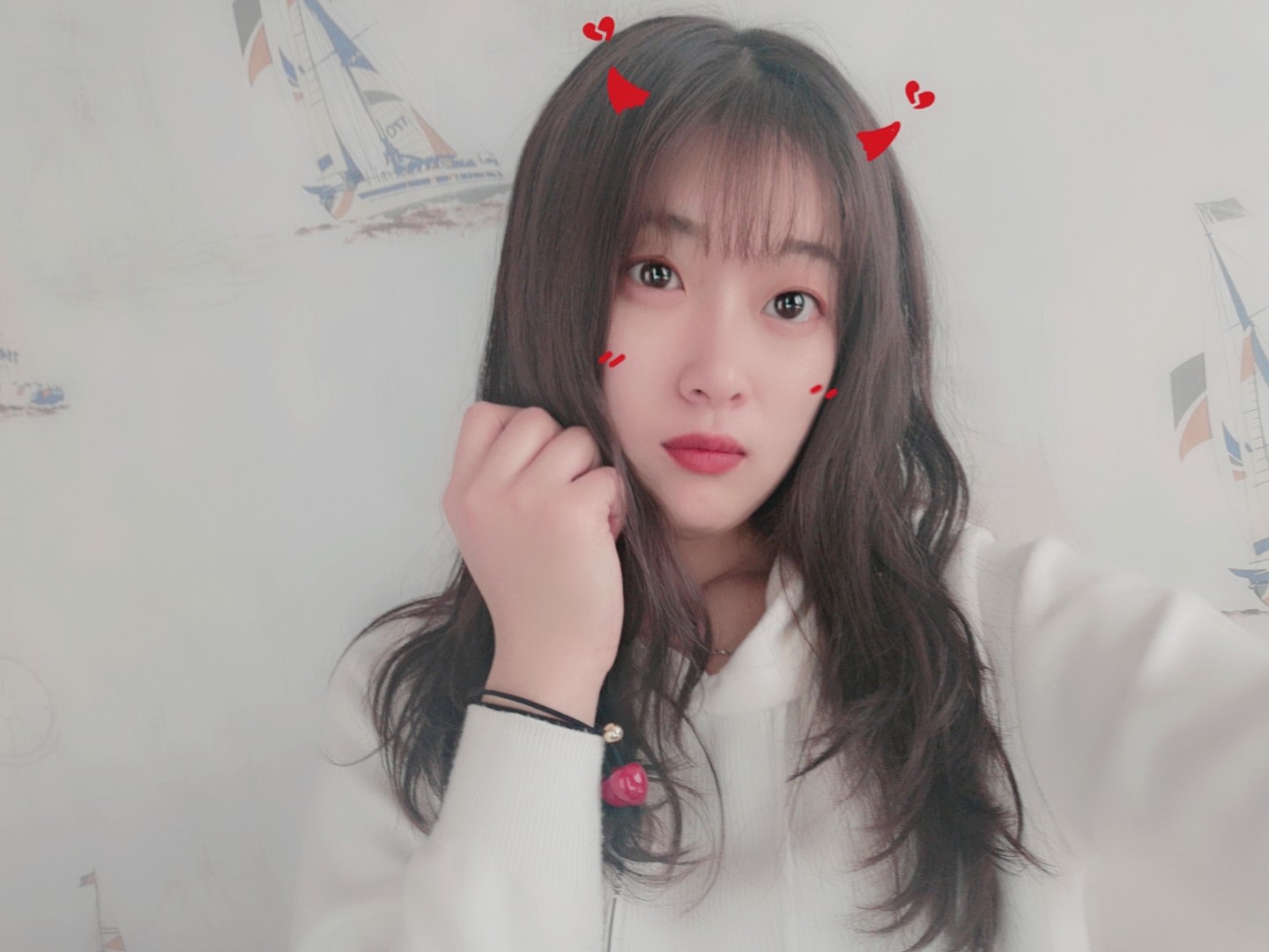 梦想有时太美好了,  现实却是目标一降再降,  后来发现做个普通人都