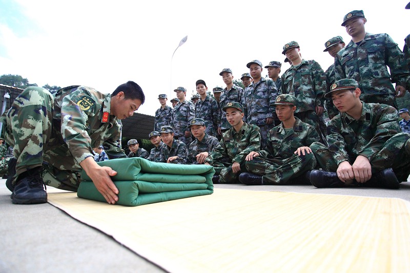 军营生活,进一步坚定入伍新兵参军报国信念,使新兵更快得适应部队生活