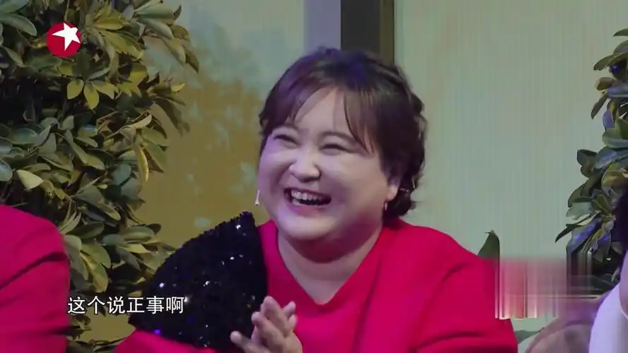 以为爱吃火鸡,结果拿出个打火机,贾玲笑抽了!小品