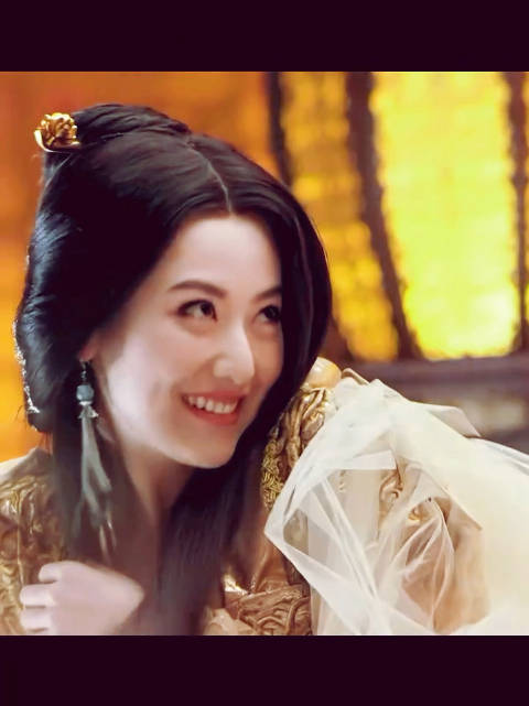 白冰果然是京城四大美女之一阿,古装萧美娘真是太绝了.