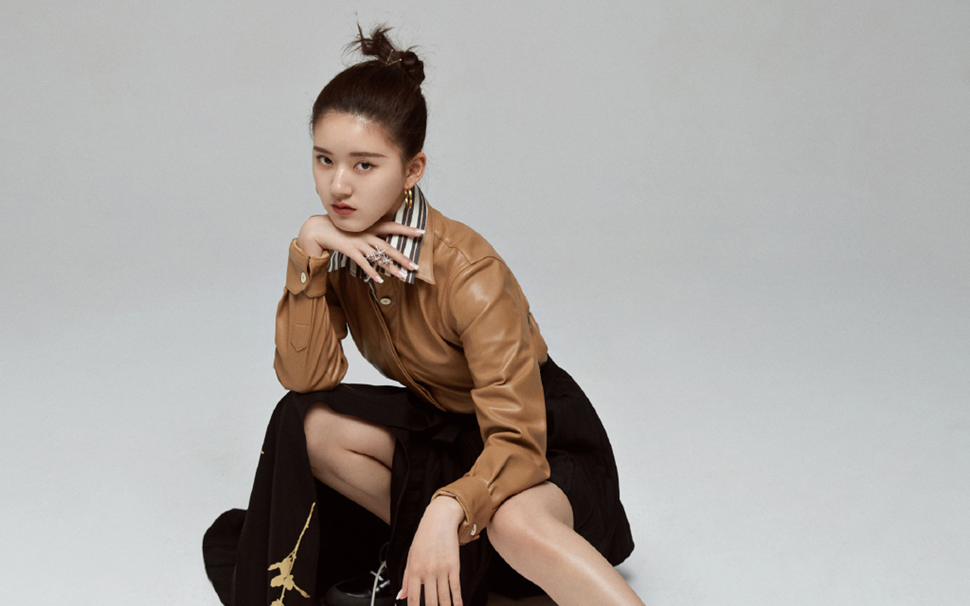 赵露思甜酷写真桌面壁纸.