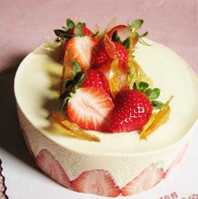 草莓香草圆形慕斯的做法 - 华人学佛网