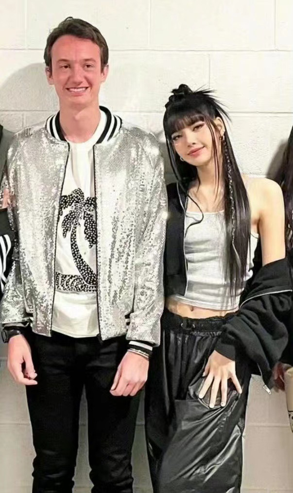 lisa绯闻男友嗑蔡徐坤lisa##蔡徐坤##lisa