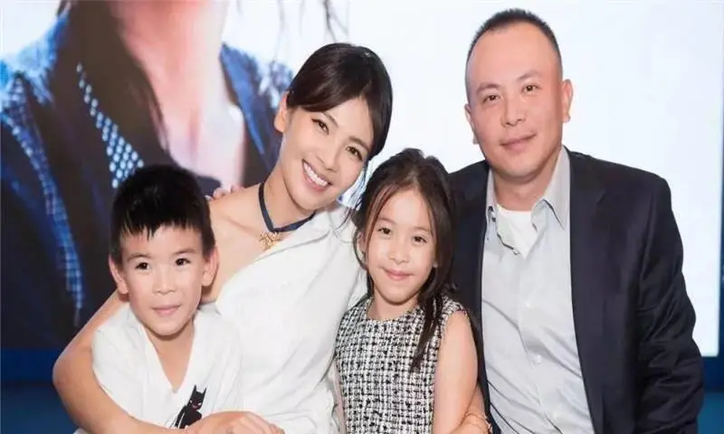 原创刘涛和丈夫王珂感情不合正主亲自出面打假夫妻二人恩爱如初