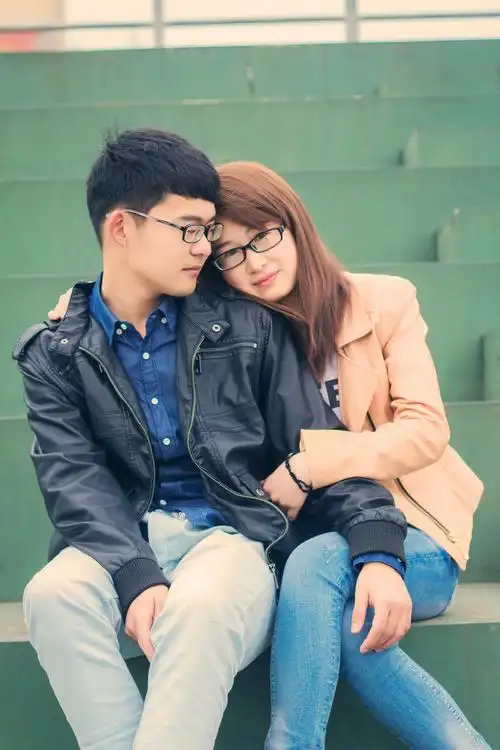 一组校园情侣写真