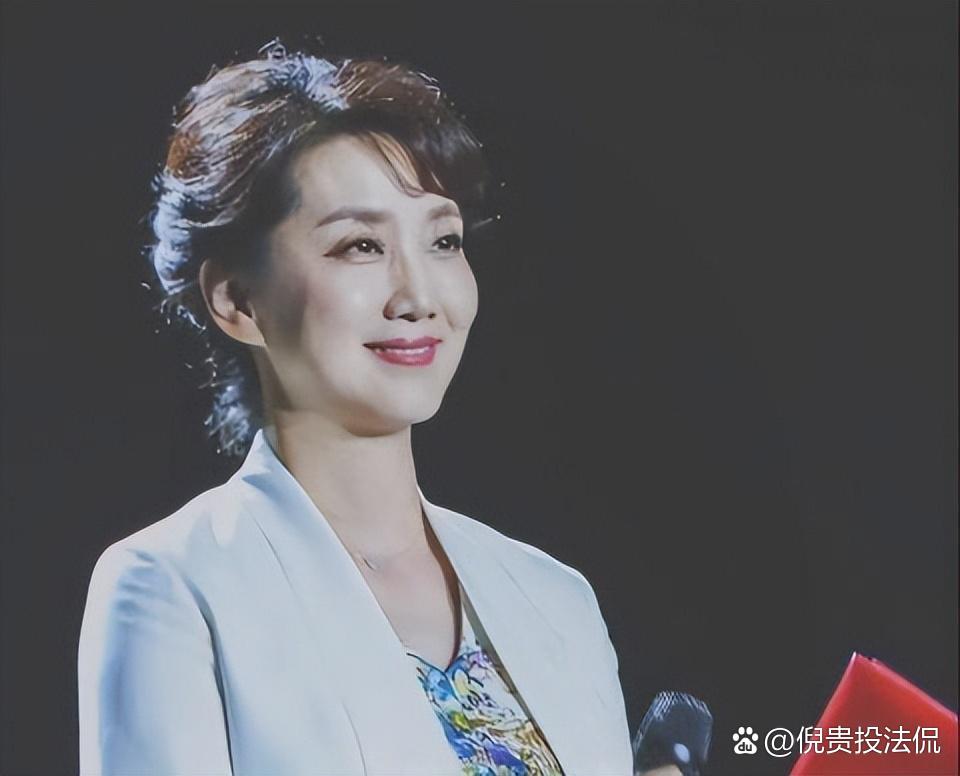 李修平:无儿无女成遗憾 央视主持人李修平,因长相端庄大气被称为"最美