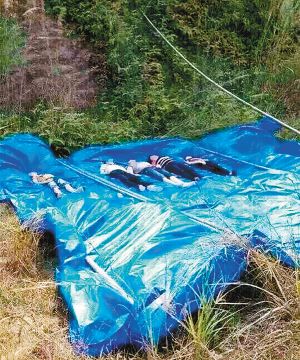 溺水者遗体被打捞上岸